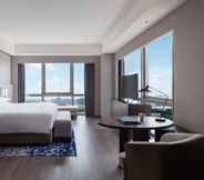 Bedroom 4 Shanghai Marriott Hotel Pudong East