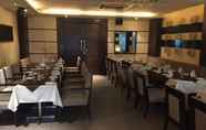 Restaurant 5 Hotel Caspia Pro Greater Noida