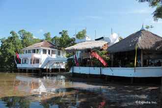 Exterior 4 Pierhouse Lodging