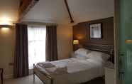 Kamar Tidur 4 The Lion Hotel