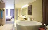 Toilet Kamar 7 Hotel Day Plus