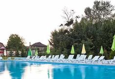 Kolam Renang 5 Club Hotel Safari