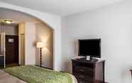 Bedroom 4 Comfort Inn & Suites