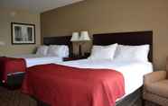 Bedroom 5 Holiday Inn Eau Claire South I-94, an IHG Hotel