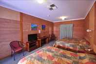 Bedroom Mud Hut Motel