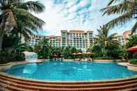 Swimming Pool Grand Hotel Haikou (soon to be Fairmont Haikou)