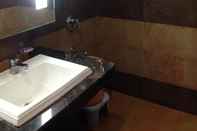 In-room Bathroom Hotel Namaskar