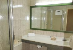 객실 내 욕실 5 Bay Shore Inn