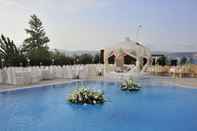 Swimming Pool Wellborn Luxury Hotel