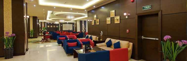 Lobby Dorrar Al Eiman Royal