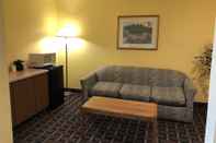 Ruang untuk Umum Sky Lodge Inn & Suites