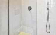 In-room Bathroom 3 One Shot Prado 23