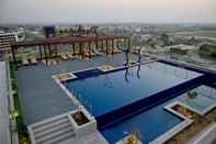 Swimming Pool Radisson Blu Jaipur