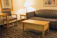 Common Space Boarders Inn & Suites by Cobblestone Hotels - Wautoma