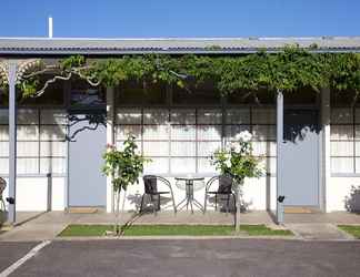 Exterior 2 Guichen Bay Motel