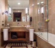 Toilet Kamar 6 Sheraton Bursa Hotel