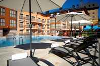 Swimming Pool Apartahotel & Spa Jacetania