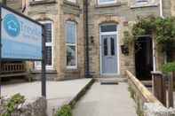 Exterior Spacious Central Cornish Townhouse