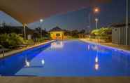 Kolam Renang 2 Best Western Plus The Ranges Karratha