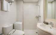 In-room Bathroom 5 Citadines Gugeng Dalian