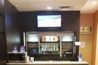 Quầy bar, cafe và phòng lounge Days Inn & Suites by Wyndham Winnipeg Airport Manitoba