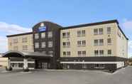 Exterior 3 Days Inn & Suites by Wyndham Winnipeg Airport Manitoba