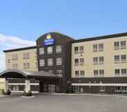 Exterior 3 Days Inn & Suites by Wyndham Winnipeg Airport Manitoba