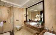 ห้องน้ำภายในห้อง 4 Bahi Ajman Palace Hotel