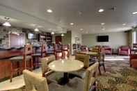 Bar, Cafe and Lounge Cobblestone Inn & Suites - Bottineau