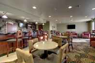 Bar, Kafe dan Lounge Cobblestone Inn & Suites - Bottineau