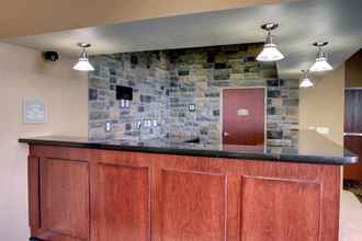 Lobi 4 Cobblestone Inn & Suites - Bottineau