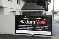 ภายนอกอาคาร Stadium Motel