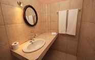 Toilet Kamar 2 Wazzah Resort