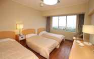 Bilik Tidur 3 Motobu Green Park Hotel and Golf Course