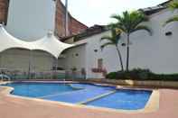 Swimming Pool Atlantis Plaza Hotel