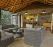 Ruang untuk Umum 7 Ivory Tree Game Lodge