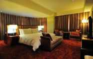 Bedroom 7 Monarch Skyline Hotel