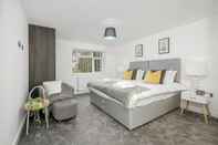 Bedroom St Martins House Luxury Apts. Ruislip