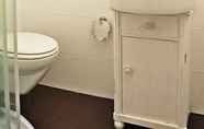 Toilet Kamar 3 Schloss Otting