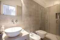 Toilet Kamar Le Niche Holiday Homes by Wonderful Italy