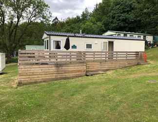 Exterior 2 Family Caravan at Beautiful Three Lochs Park