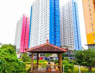 ภายนอกอาคาร 2 Stylish and Convenient Studio Green Pramuka Apartment