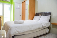 Bedroom Stylish and Comfortable Studio Green Pramuka Apartment