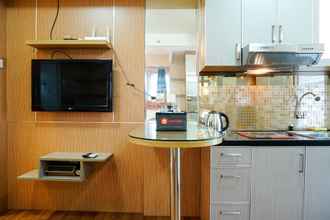 Kamar Tidur 4 Furnished Studio with Comfortable Design Green Pramuka Apartment