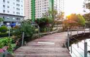 ภายนอกอาคาร 2 Minimalist 2BR at Green Pramuka Apartment near Shopping Mall