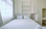 Kamar Tidur 5 Chic and Cozy 2BR Apartment at Green Pramuka City