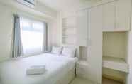 ห้องนอน 3 Chic and Cozy 2BR Apartment at Green Pramuka City