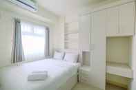 ห้องนอน Chic and Cozy 2BR Apartment at Green Pramuka City