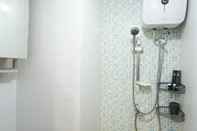 In-room Bathroom Cozy and Modern Studio Apartment at Belmont Residence Puri