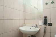 In-room Bathroom Cozy Stay and Relax @ Studio Pakubuwono Terrace Apartment